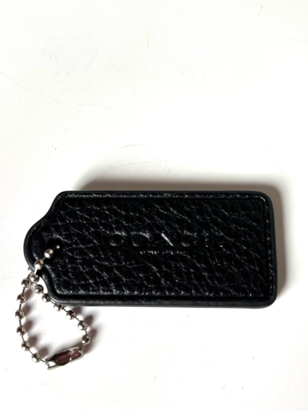 COACH 2.25” lack Leather Key Tag - Pebbled Leather